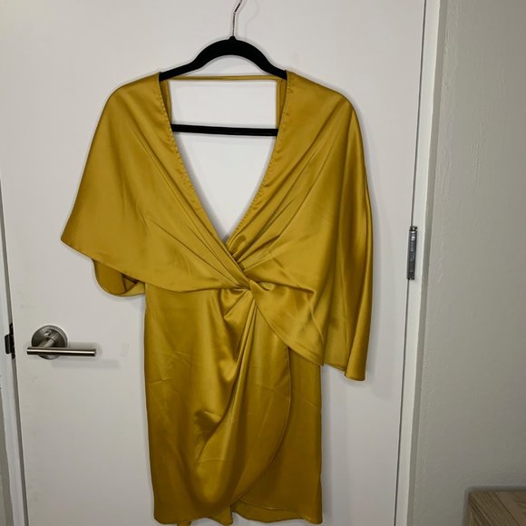 NWT ASOS DESIGN MINI DRESS IN SATIN WITH ASYMMETRIC KIMONO SLEEVE - Picture 5 of 7